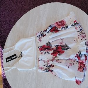 Floral pair of shorts Size S, with a white halter top Size 2